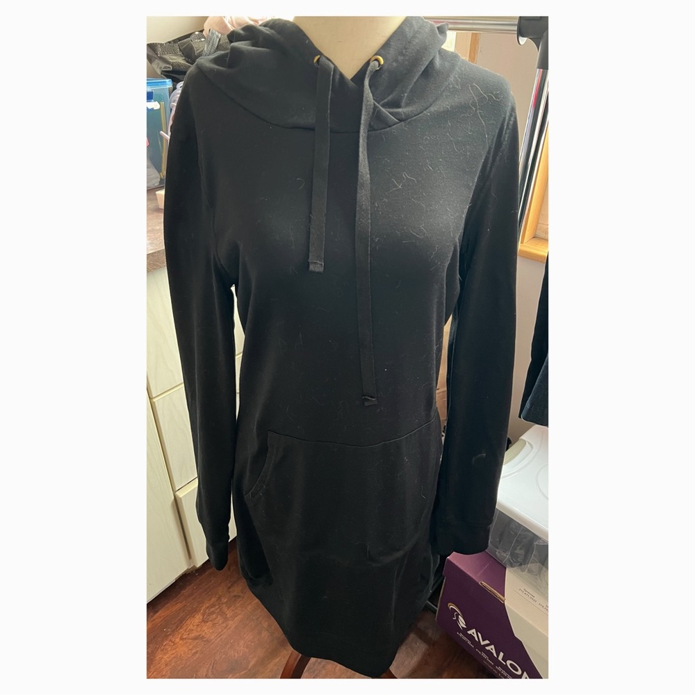 Fabletics Yukon Hooded Athleisire Sweatshirt dress size small.